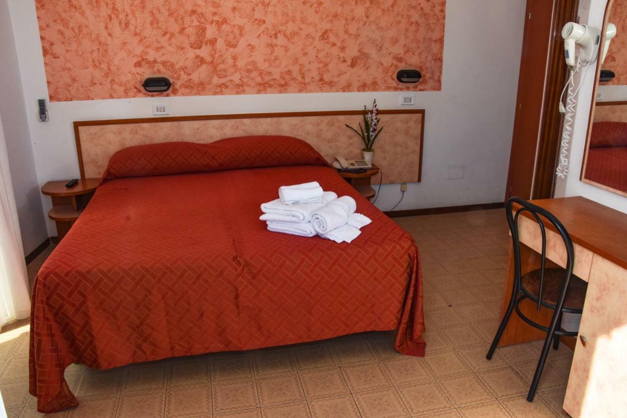 Tyc Hotel Viserbella di Rimini Eksteriør bilde