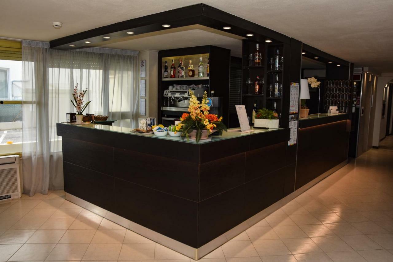 Tyc Hotel Viserbella di Rimini Eksteriør bilde
